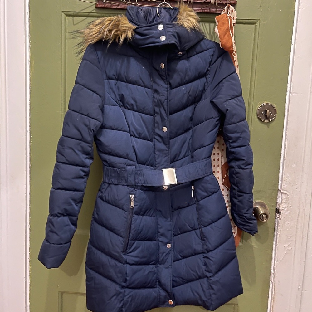 Tommy Hilfiger Petite Faux-Fur-Trim Layered Belted Puffer Coat in NAVY BLUE